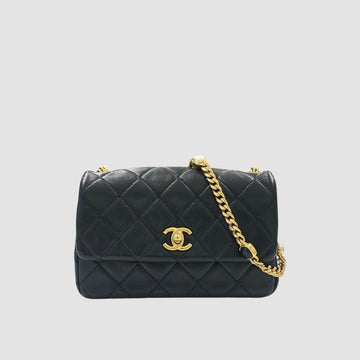 CHANEL Kleine Umhängetasche mit Perlenakzent 158604212 [P]