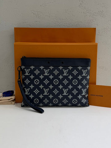 LOUIS VUITTON Clutch M83382 158629911 [P]