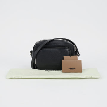 BURBERRY Embossed Small Camera Bag Schwarz 158379114 [P]