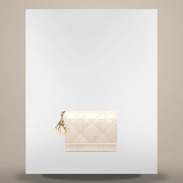 DIOR Damentasche Lotus in Staubig-Ivory aus Kalbsleder mit Cannage-Muster 158665734 [P]