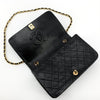CHANEL Matelassé Schultertasche mit goldener Drehverschluss 158665735 [P]