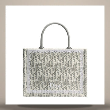DIOR Medium Tote Strap Bag Latte & Grau Oblique Stickerei, Weiße Spitze (36 x 27.5 x 16.5 cm) M1354PEHT_M074 158666095 [P]