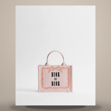 DIOR ブックトートストラップバッグミニローズタンデュールブックカバー刺繍(21 x 16 x 6.5cm) S5584PEWL_M03I 158666218 [P]