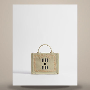 DIOR ブックトートストラップバッグミニベージュ、ピンク、ブラックブックカバー刺繍 (20.5 x 16 x 7cm) 158666220 [P]