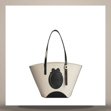 DIOR ブルーミング バッグ スモール ベージュ キャンバス & ブラック メダリオン ディボスド カーフスキン 158666437 [P]