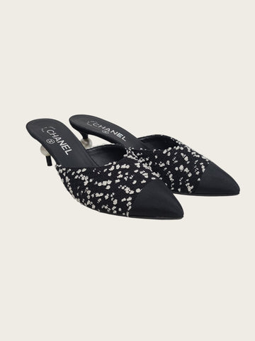 CHANEL Schwarze und weiße Tweed-Grosgrain-High Heels 158677739 [P]