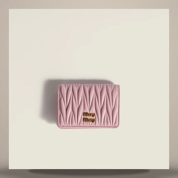 MIU MIU Kleine Matelassé Nappa-Leder Geldbörse 158758838 [P]
