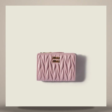 MIU MIU スモール マテラッセ ナッパ レザー 財布 158758840 [P]
