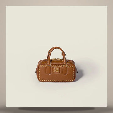 MIU MIU Studded Leder Handtasche 5BB142_2ZSQ_F0134_V_OBO 158758996 [P]