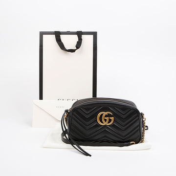 GUCCI 女性 GG マモント スモール マトラッセ ショルダーバッグ ブラック ゴールド金具 158665178 [P]