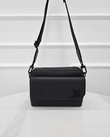 LOUIS VUITTON Fastline Messenger Bag M22482 158873642 [P]