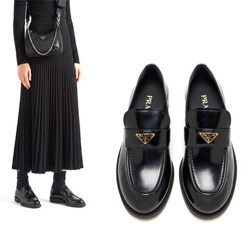 Prada Brushed Loafers 142212504 [P]