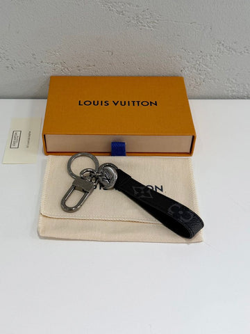 LOUIS VUITTON Eclipse Monogram Dragonne Schlüsselanhänger M61950 158879752 [P]