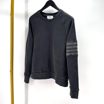 THOM BROWNE アシンメトリックアーム ワッフル スウェット グレー (MJT205A) 159032325 [P]