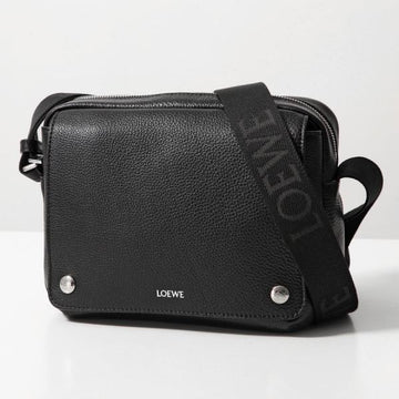 LOEWE 26SS Medium Pebble Messenger Bag in flexible Grain Kalbsleder (BANBA73X05 1100) 155669095 [P]