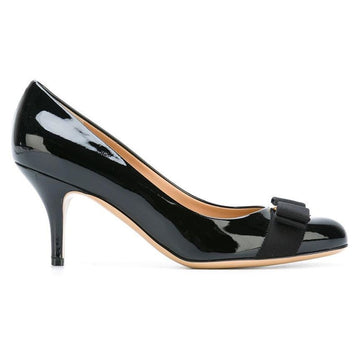 SALVATORE FERRAGAMO 70 光沢 パンプスヒール ブラック 153210679 [P]