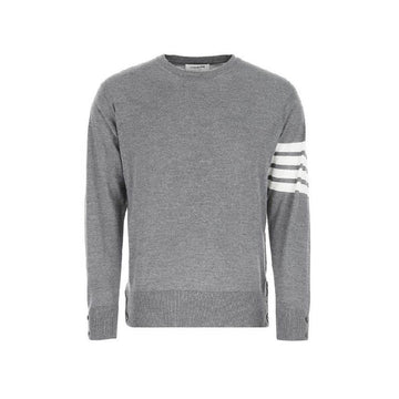 THOM BROWNE 26SS diagonales Armband klassischer Rundhals Pullover Strickwaren hellgrau MKA002A Y1014 058 150342208 [P]