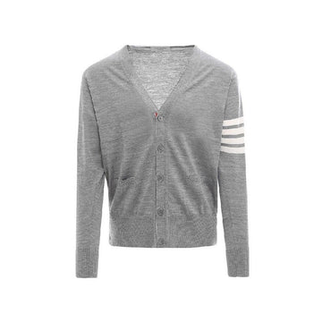 THOM BROWNE Klassische Merinowolle-Cardigan mit schrägem Arm in Hellgrau MKC002A Y1014 058 150342200 [P]