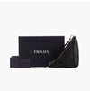 PRADA Tasche mit prägnantem Logo in Dreiecksform 69061601 [P]