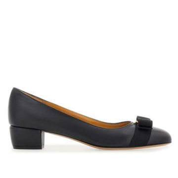 SALVATORE FERRAGAMO 26FW ボウ パンプス (01I745 775750) 145555749 [P]