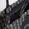 DIOR Buch Tragetasche Medium M1354OEMX_M928 159557300 [P]