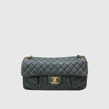 CHANEL Klassische Goldene Ketten-Schultertasche mit Perlenverzierung 15er Serie 159561873 [P]