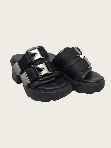 BOTTEGA VENETA Schwarze Leder Flash Schnalle Riemen Bomber Mule Sandalen 159662468 [P]