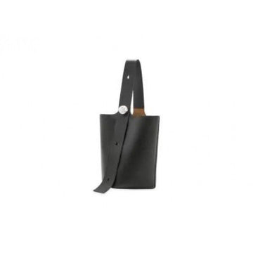 LOEWE Große Pebble Bucket aus weichem Kalbsleder 156800130 [P]