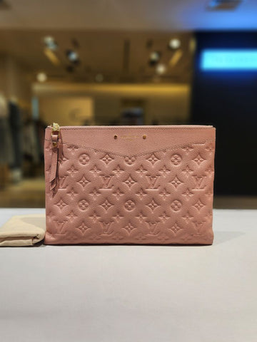 LOUIS VUITTON Monogram Empreinte Daily Rose Puder Clutch M62938 159723356 [P]