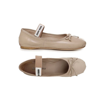 MIU MIU Ballerinas aus Leder mit Logo-Band in Pinkbeige 5F794D XUU F0NZ2 159745258 [P]
