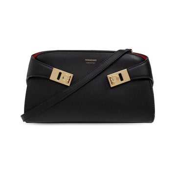 SALVATORE FERRAGAMO HUG Schulter- und Crossbody-Tasche mit goldfarbenem Logo Schwarz 21-8964 0774628 159882913 [P]