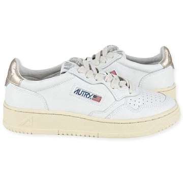 AUTRY Damen Medaillisten Leder Low-Top (Weiß/Goldtab) AULW LL06 159887980 [P]
