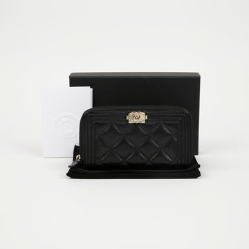 CHANEL Caviar Skin Boy Zipper Geldbörse Schwarz 159274228 [P]