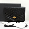 CHANEL Chevron Clutch Bag mit Goldverschluss Schwarz 160092659 [P]