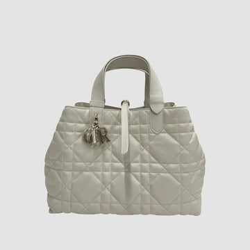DIOR レディ・トゥジュバック ミディアム ラテ M2821 160106470 [P]