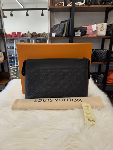 Louis Vuitton Pochette Voyage Souple Monogram Clutch (m82545) 160107674 [P]
