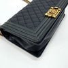 CHANEL Boy Caviar Schultertasche Medium 160157858 [P]