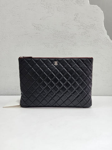 CHANEL Klassische Lammfell große silberne Logo Clutch A82552 160160264 [P]