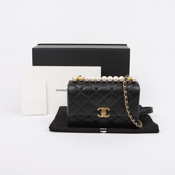 CHANEL Flap-Handtasche mit Perlengriffen AS5001 159762272 [P]