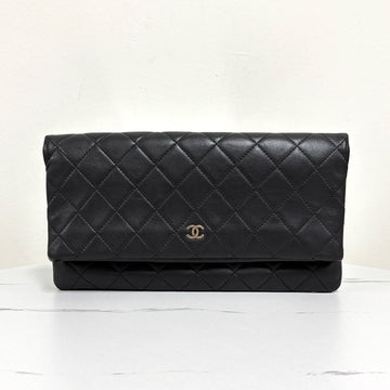 CHANEL Clutch Tasche aus Lammleder mit Klappe Schwarz 160325086 [P]