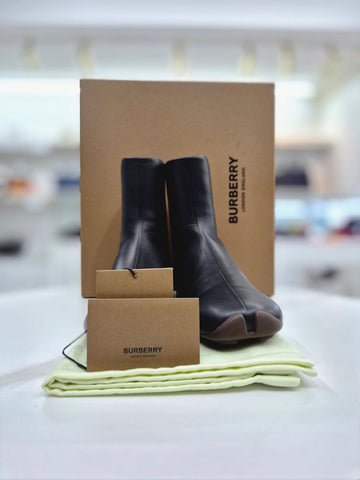 Burberry Phoenix Leather Sock Ankle Boots Size 270 8045293 160329634 [P]