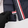 THOM BROWNE 4 Bar Matte Finish Handgelenksteppmantel MOD040X One Size 159586700 [P]