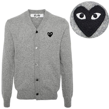 COMME DES GARCONS V-Ausschnitt Strickjacke mit schwarzem Patch N024 051 2 LIGHTGREY 160601176 [P]