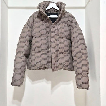 Balenciaga Oversized Puffer Crop Padding Jacket (681883) L120286 160618034 [P]