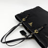 PRADA Pocono Schultertasche mit Goldbeschlägen Schwarz 160665258 [P]