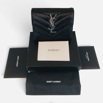 SAINT LAURENT マトラッセ カサンドラ コンパクト 3段 財布 160673768 [P]