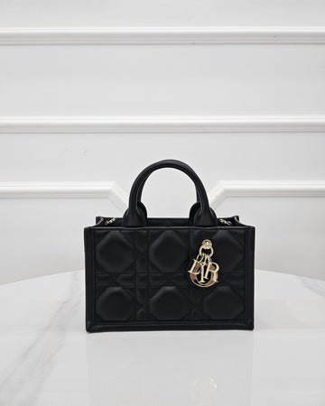 Dior Book Tote Mini Leather Black S5573OWHP 160696536 [P]