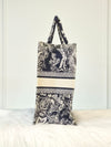 DIOR Tote Bag Large Blue Embroidery (M1286) Zustand B+ 160756026 [P]