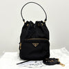 PRADA Nylon Dreieckslogo Bucketbag Schwarz (1BH038) 160961603 [P]