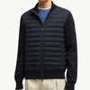 MONCLER Strickpufferjacke mit schwarzem Aufnäher, Größe S 160969368 [P]